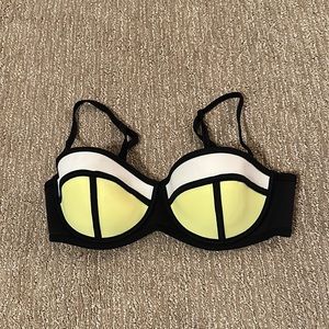 GUC triangl swimsuit top